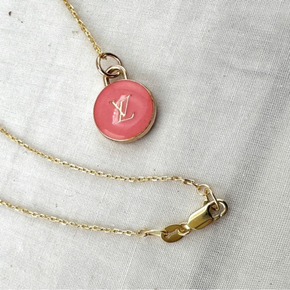Repurposed necklace with Louis Vuitton round pink zipper pull. - Picture 4 of 8